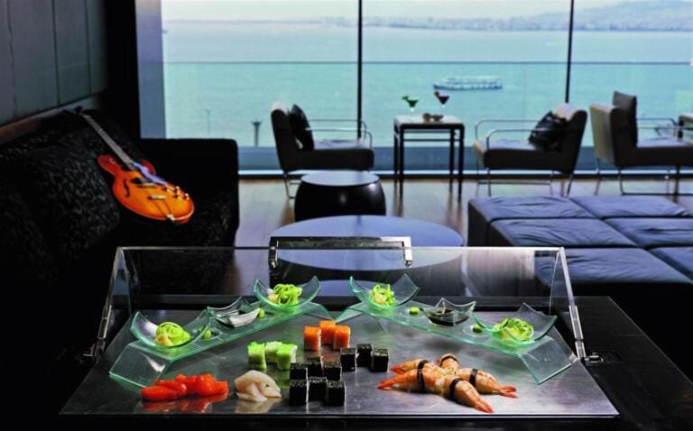 57737602 Sky Bar Sushi